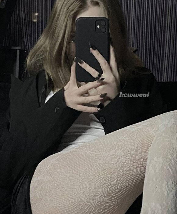 Голая Kewweol
